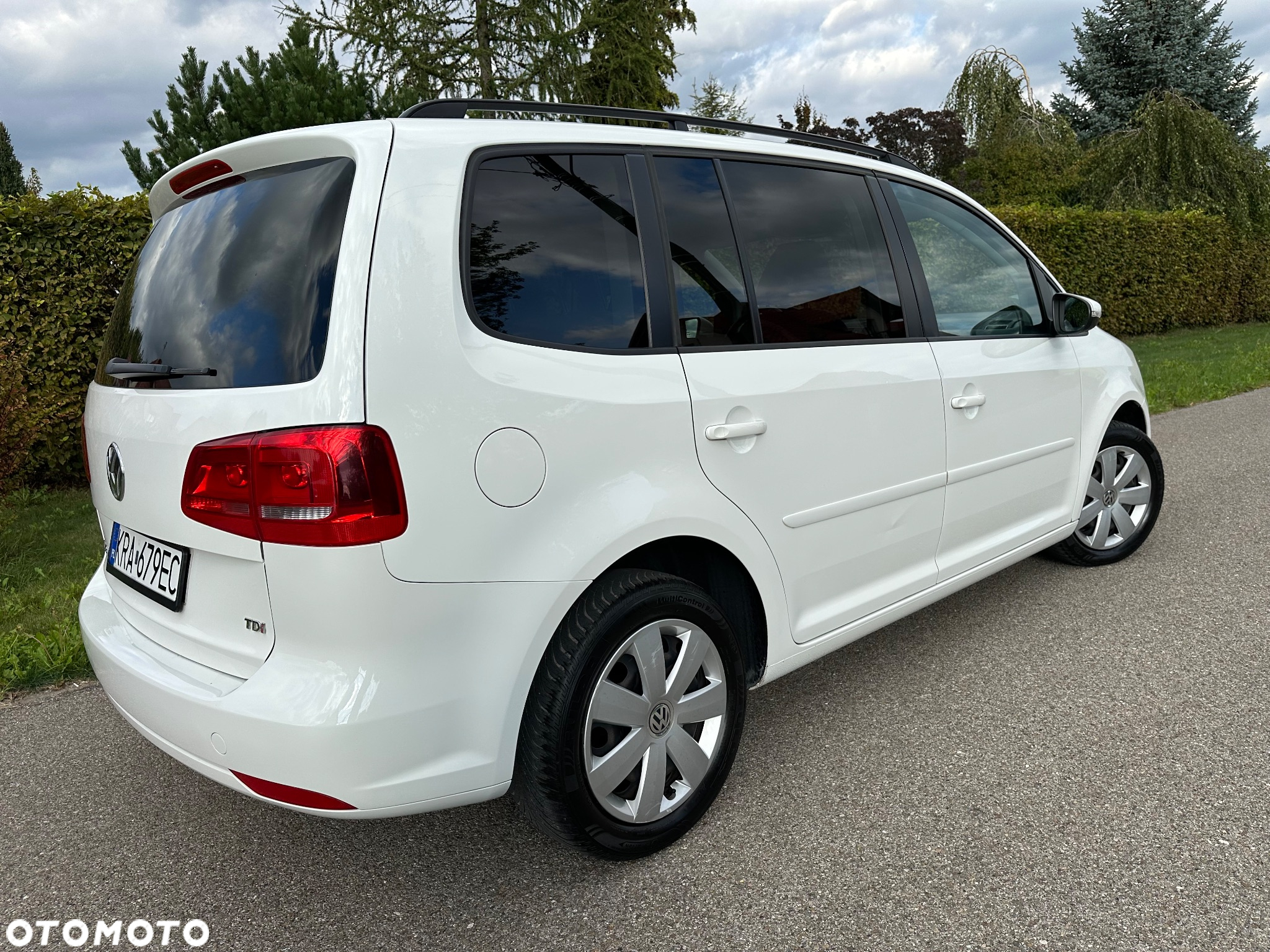 Volkswagen Touran 1.6 TDI DPF BlueMotion Technology DSG Highline - 3