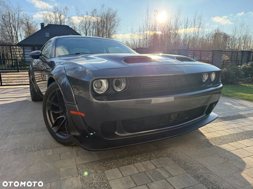 Dodge Challenger - 9