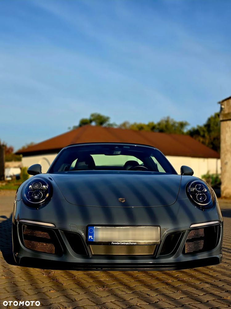 Porsche 911 Targa 4 GTS PDK - 4