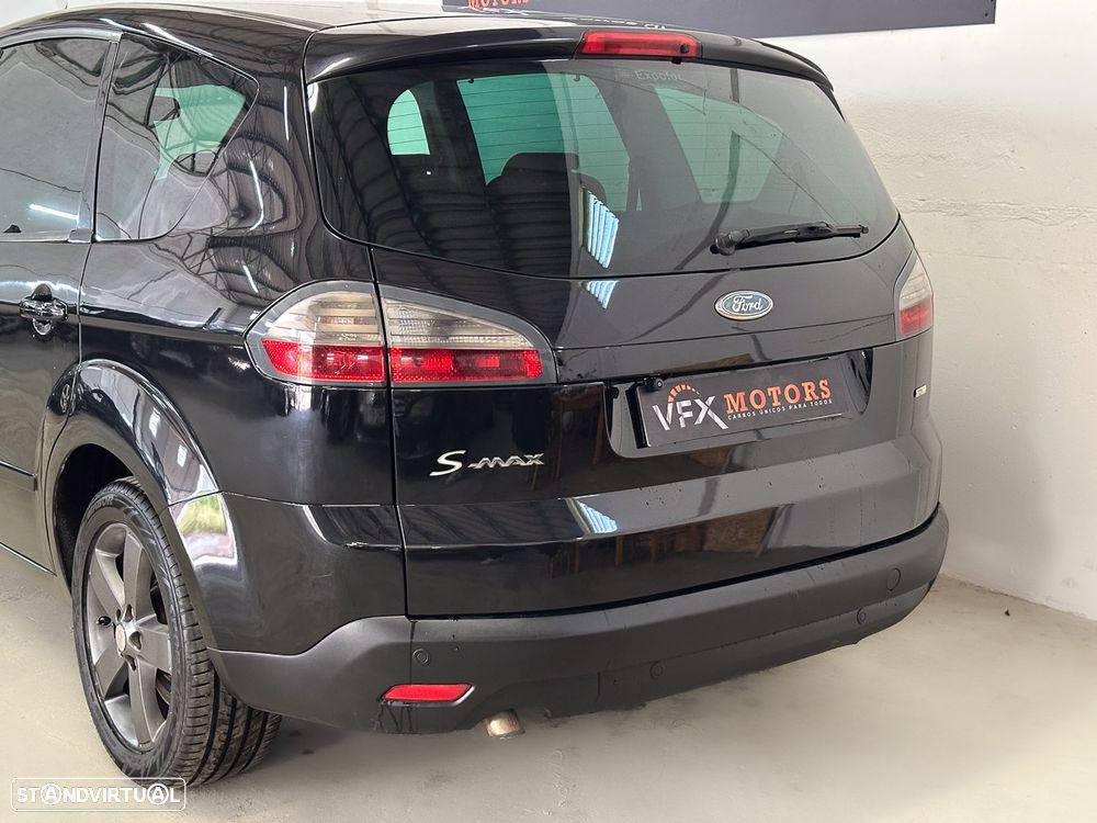 Ford S-Max 2.0 TDCi Titanium 7L - 24
