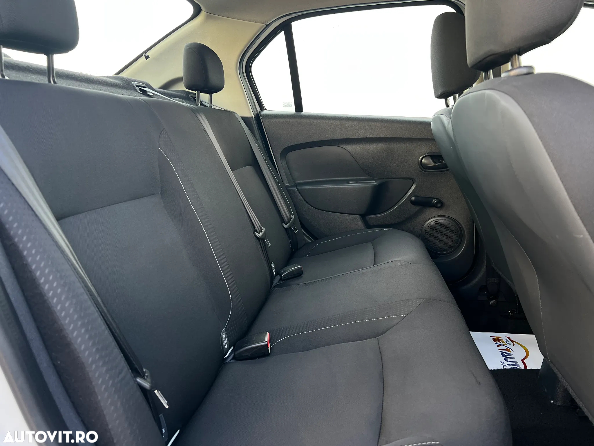 Dacia Logan 1.0 SCe Ambiance - 8
