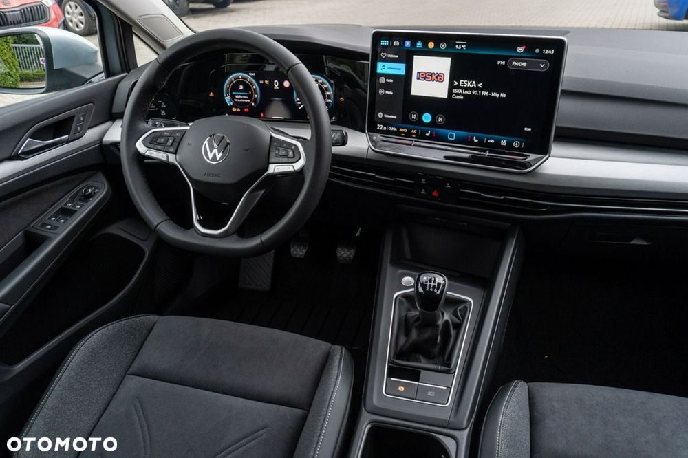 Volkswagen Golf - 22