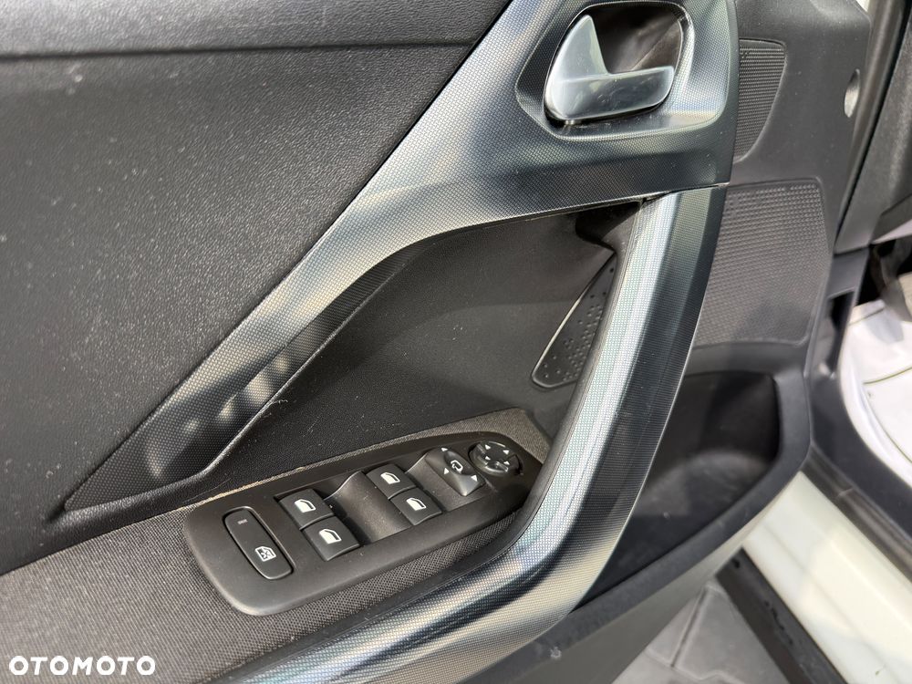 Peugeot 2008 PureTech 110 Stop&Start Allure - 22
