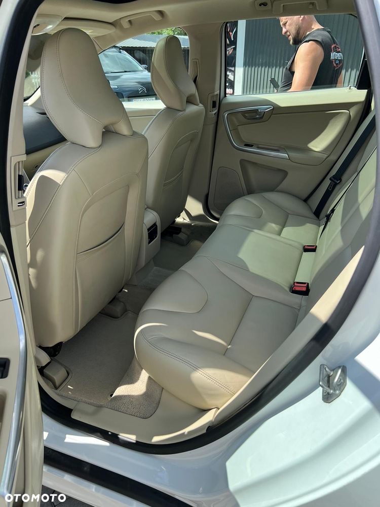 Volvo Xc60 2016 photo 4