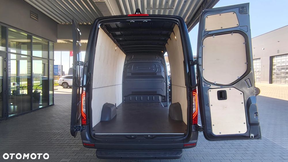 Mercedes-Benz Sprinter - 16