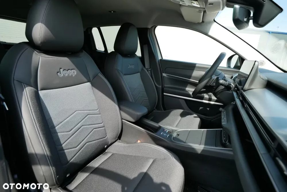 Jeep Avenger 1.2 T3 mHEV Summit FWD eDCT6 - 10