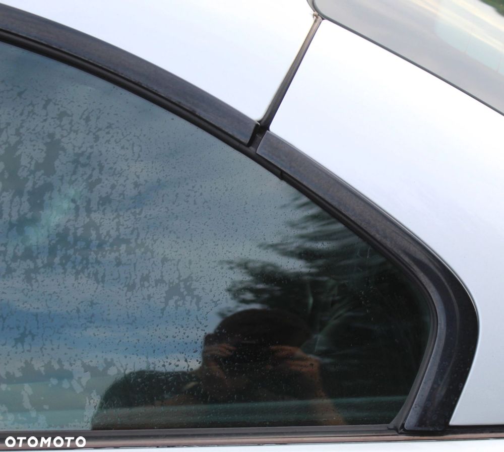 LISTWY DRZWI BMW E93 M PAKIET SHADOW LINE - 12