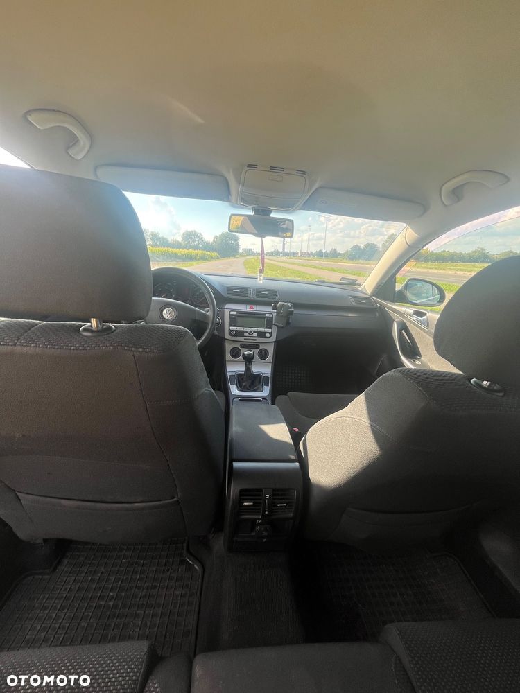 Volkswagen Passat 1.9 TDI Comfortline - 10