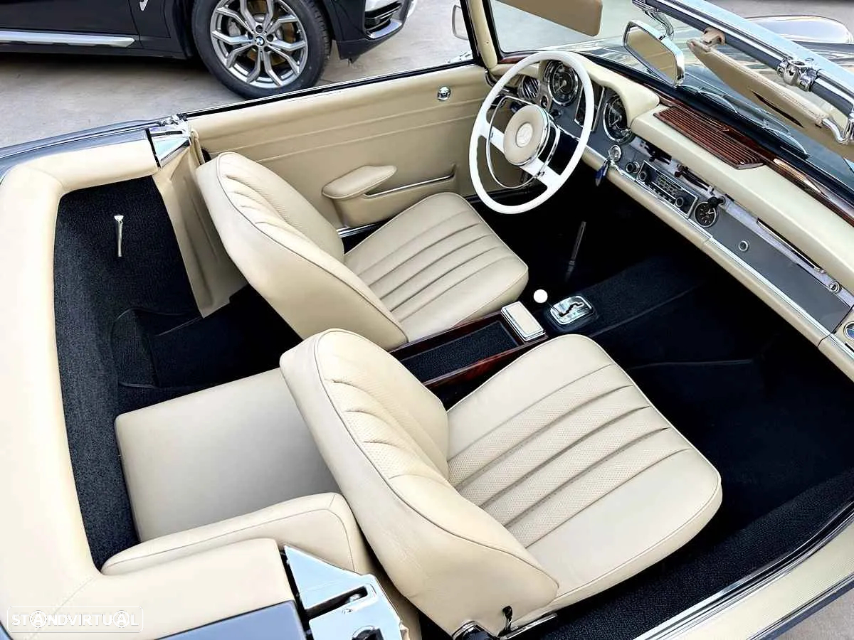Mercedes-Benz 230 - 27