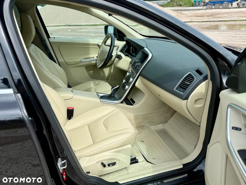Volvo XC 60 T5 Drive-E Momentum - 13