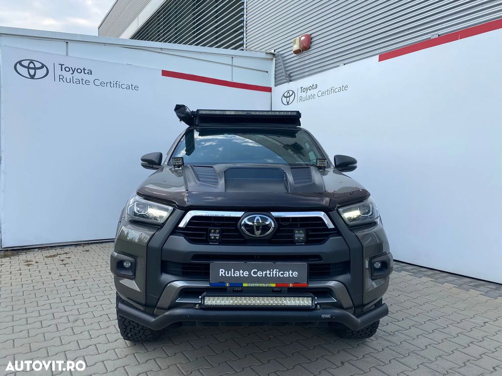 Toyota Hilux 2.8D 204CP 4x4 Double Cab AT Invincible - 2