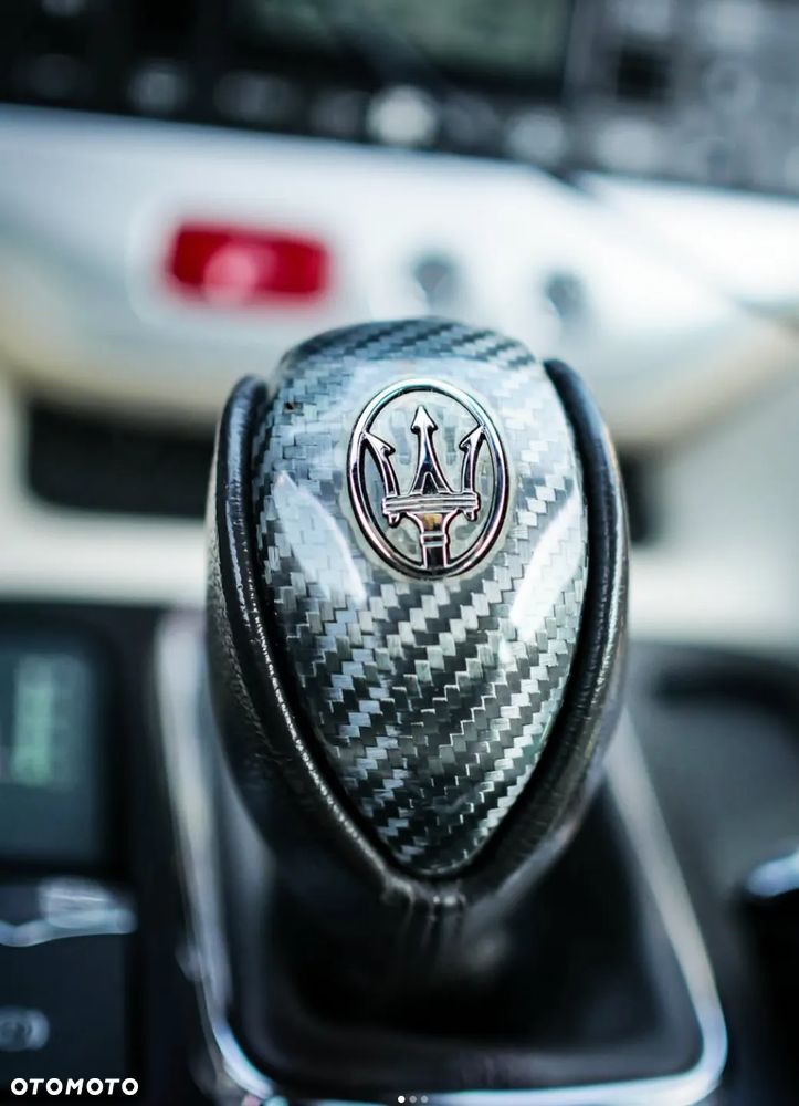 Maserati GranTurismo S Automat - 36