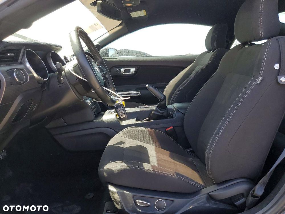 Ford Mustang 5.0 V8 GT - 8
