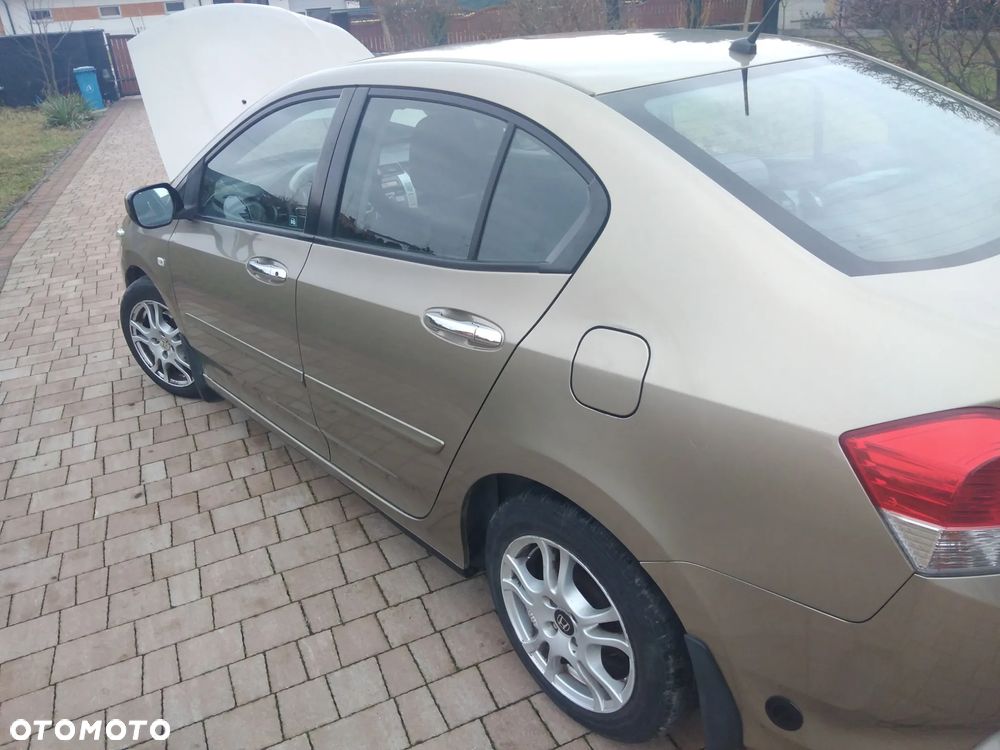 Honda City 1.4 Comfort - 1
