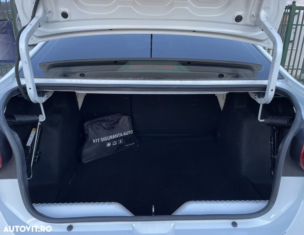 Dacia Logan TCe 90 MT6 Comfort - 26