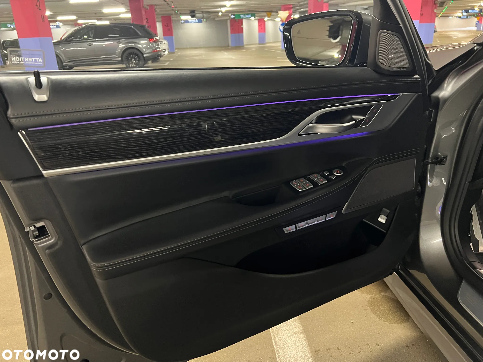 BMW Seria 7 750i xDrive - 16