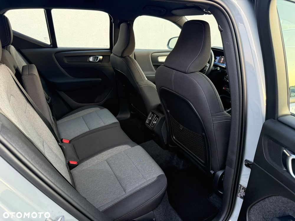 Volvo XC 40 - 25