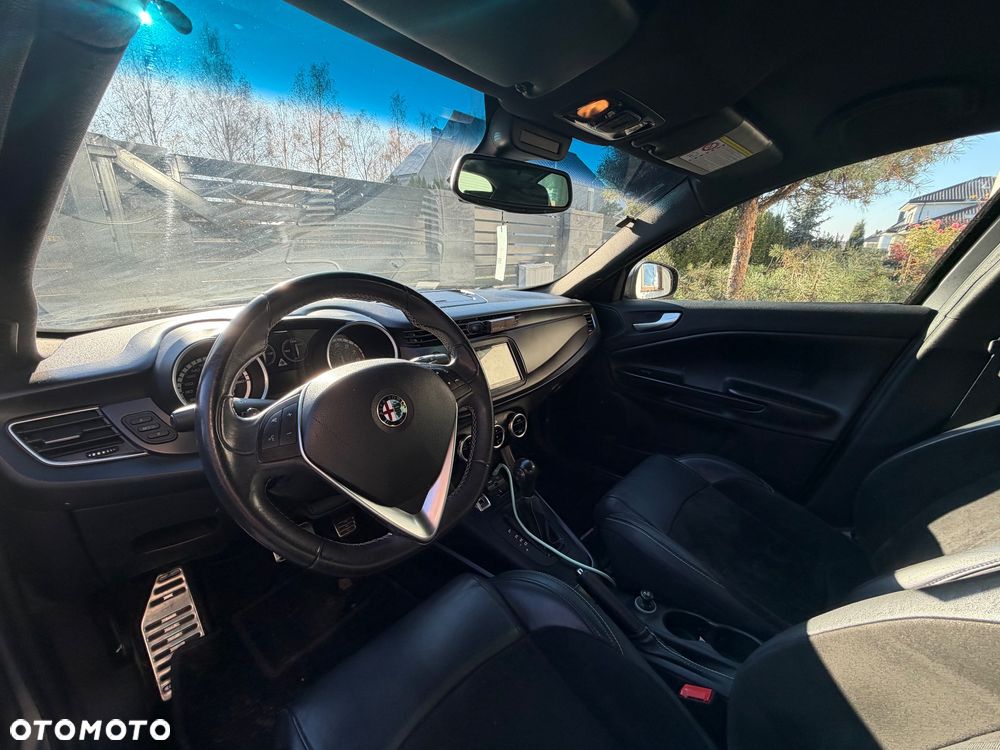 Alfa Romeo Giulietta 1750 TBi QV TCT - 10