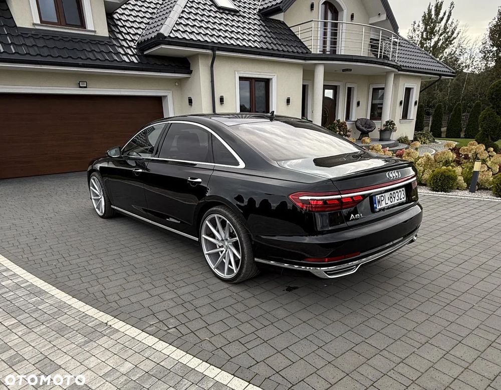Audi A8 - 8