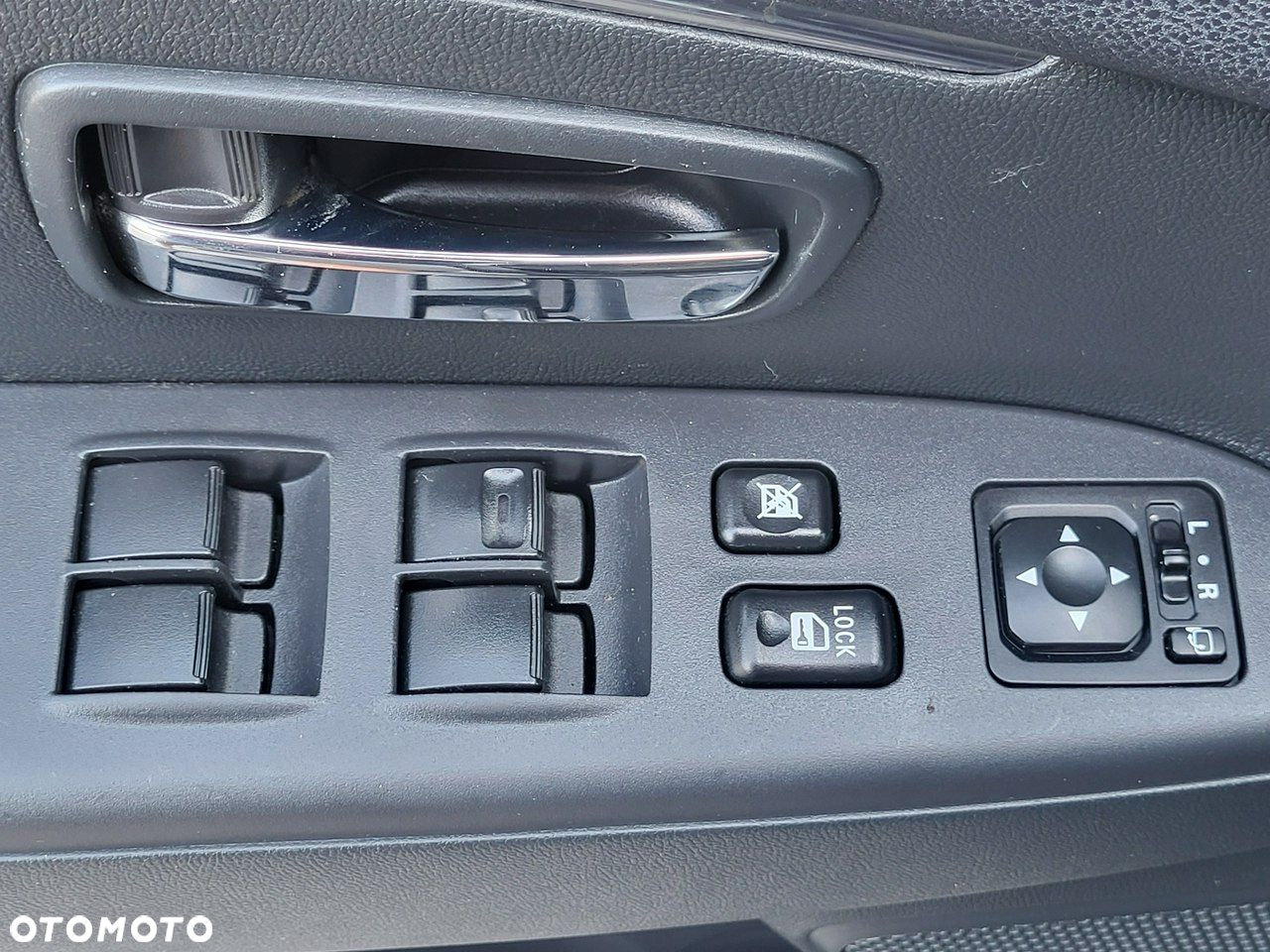 Mitsubishi ASX - 30