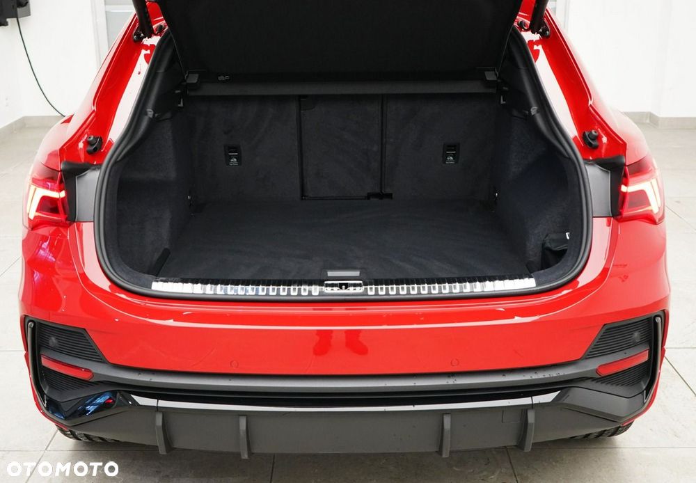 Audi Q3 Sportback - 12