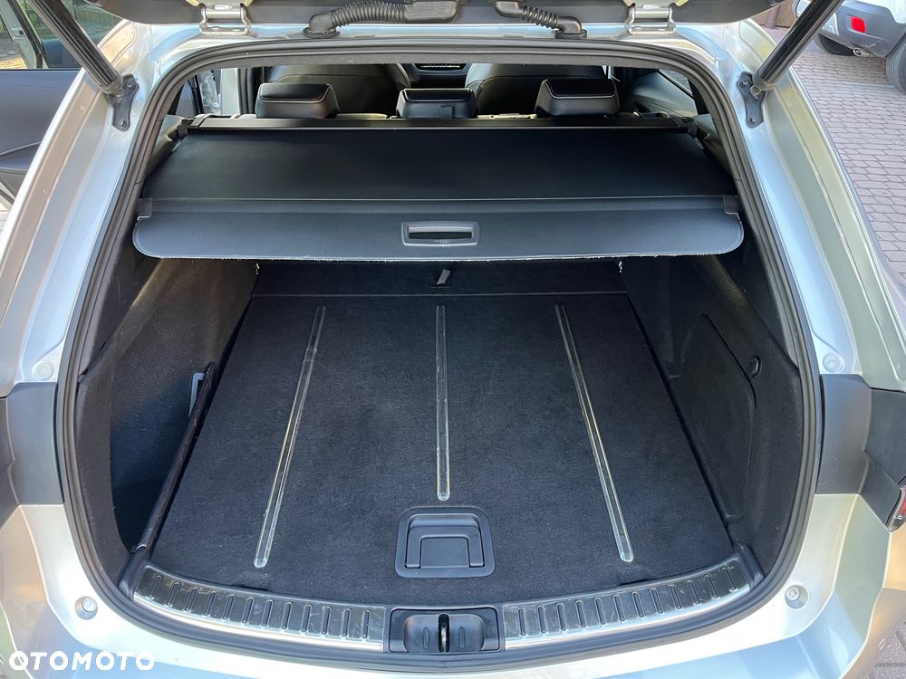 Toyota Corolla 2.0 Hybrid Executive - 23