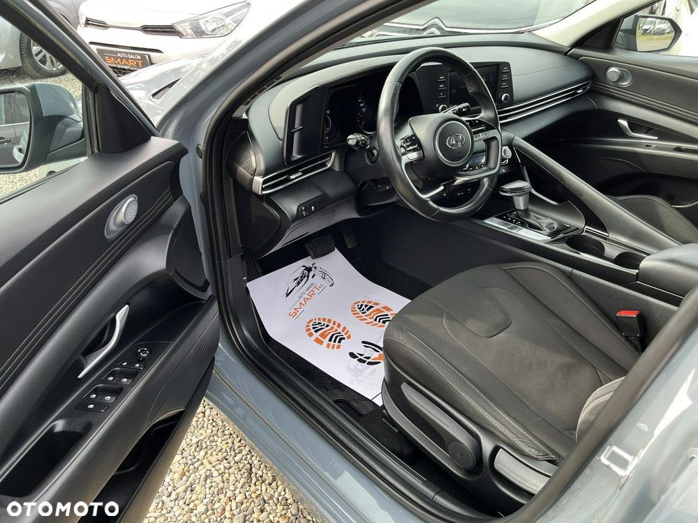 Hyundai Elantra 1.6 Smart CVT - 9