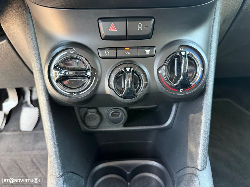 Peugeot 208 1.2 PureTech Signature - 24