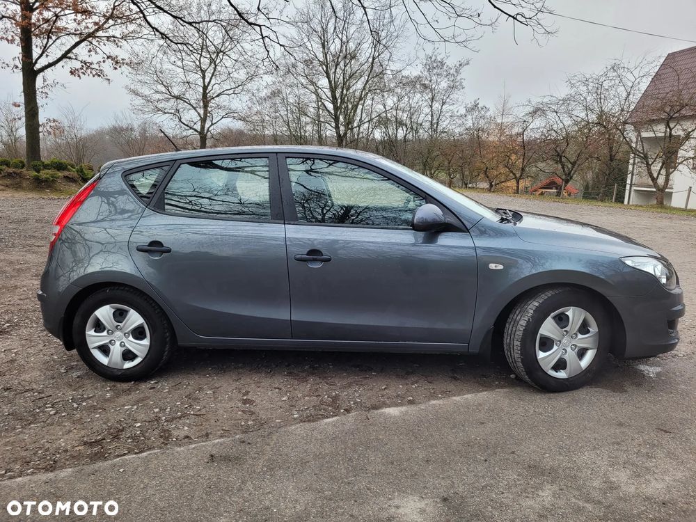 Hyundai i30 1.4 Base - 23