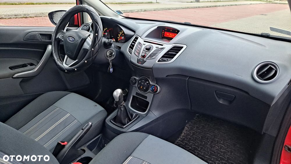 Ford Fiesta - 17