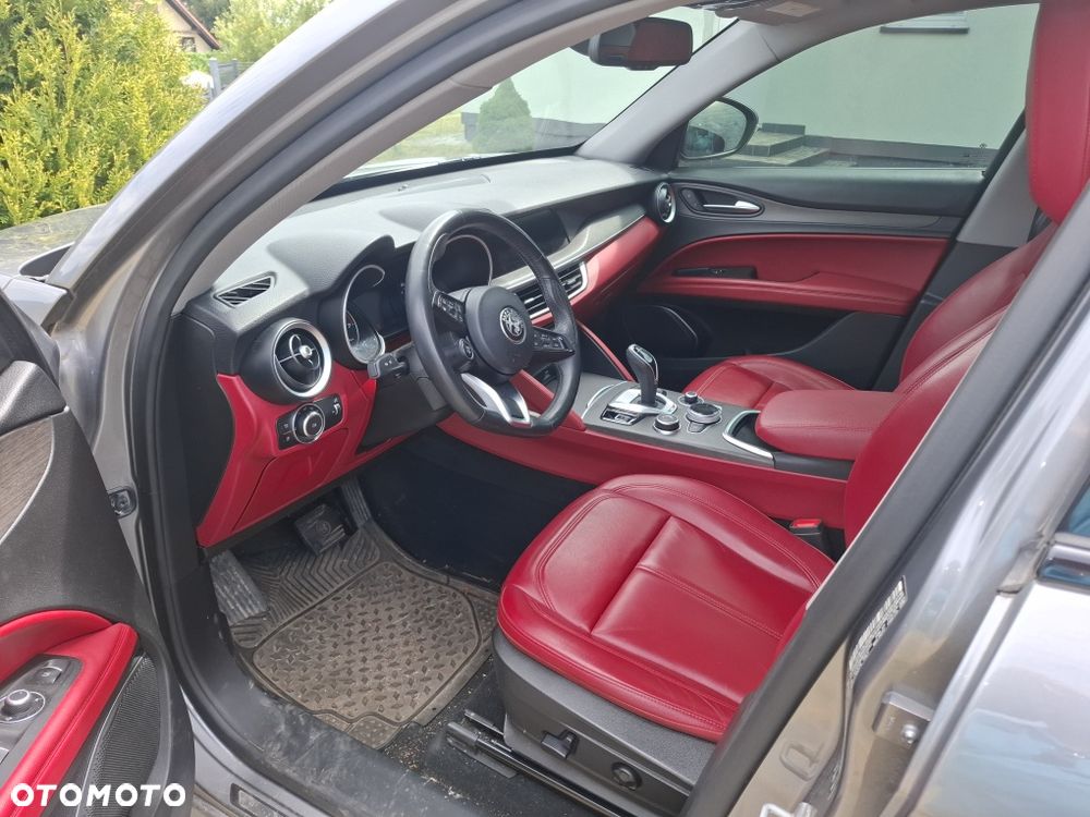 Alfa Romeo Stelvio - 7