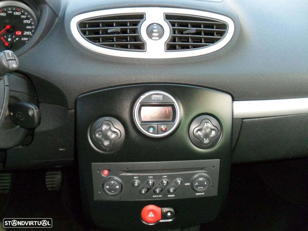 Renault Clio 1.2 16V Dynamique Luxe - 27