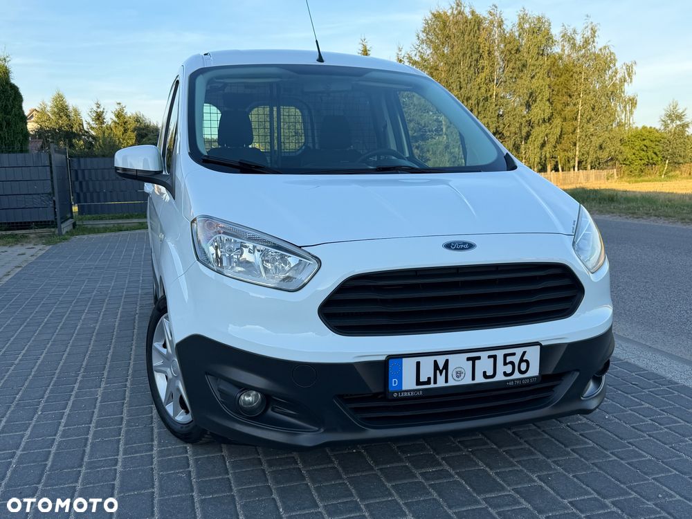 Ford Transit Courier - 17