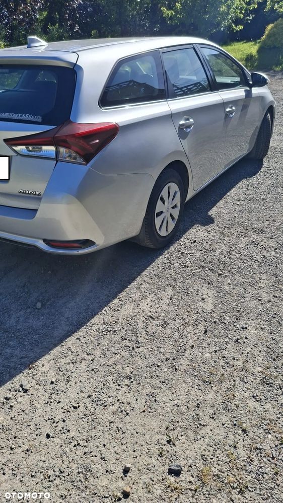 Toyota Auris 1.4 D-4D Comfort - 4