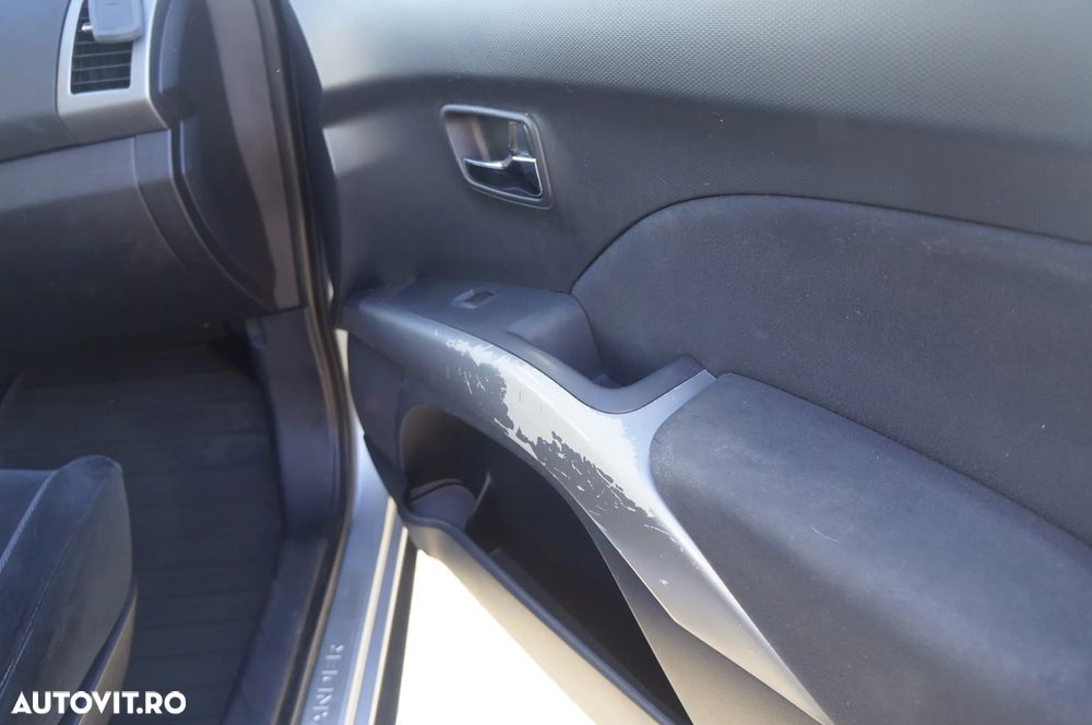 Mitsubishi Outlander - 18