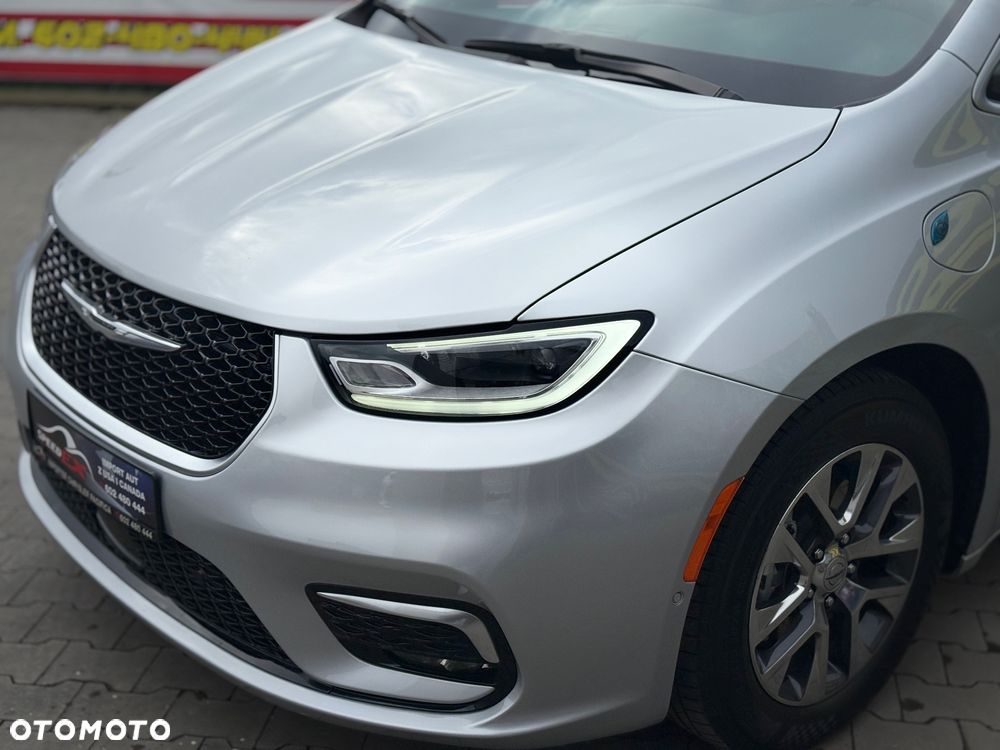 Chrysler Pacifica - 10