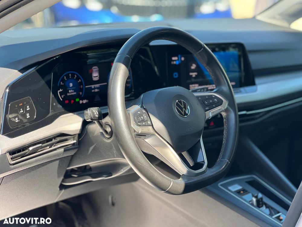 Volkswagen Golf 1.0 eTSI DSG MHEV Life - 8