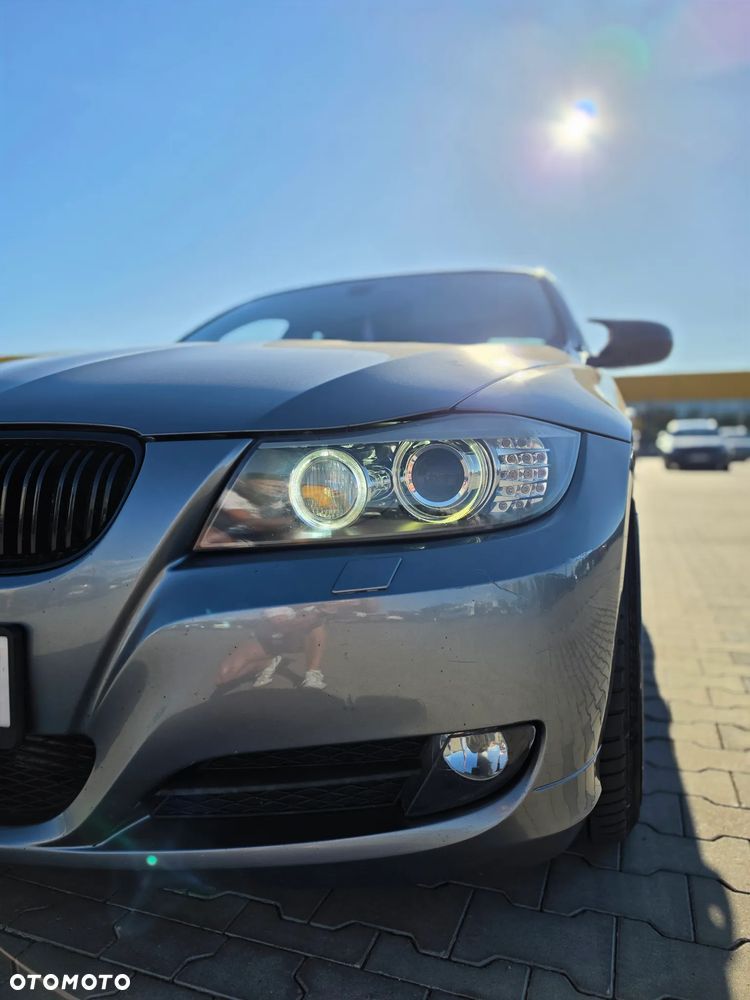 BMW Seria 3 320d xDrive DPF - 13