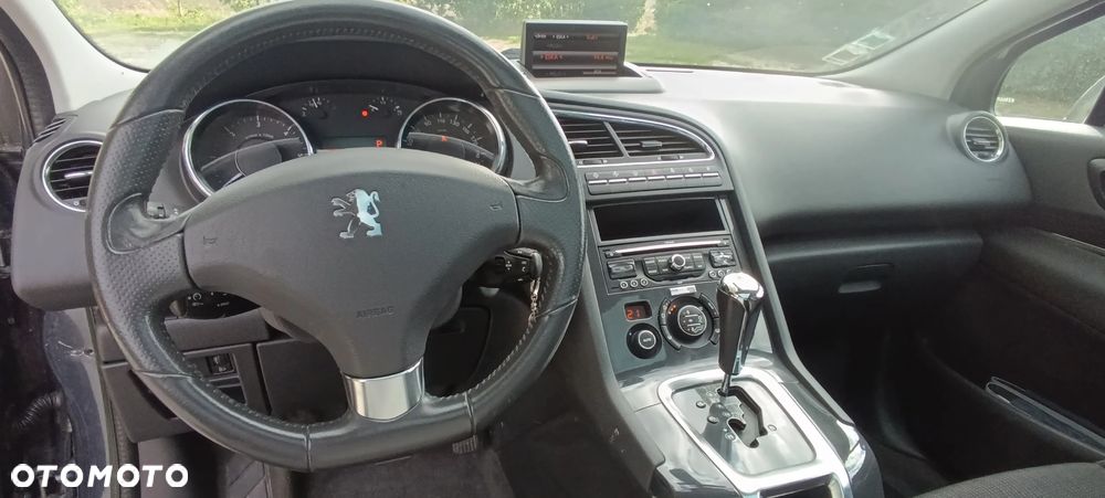 Peugeot 5008 - 12