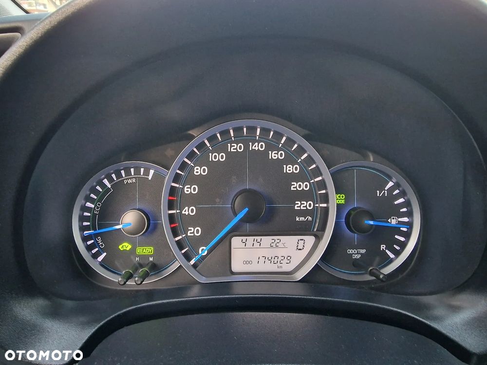 Toyota Yaris Hybrid 100 Business Edition - 38