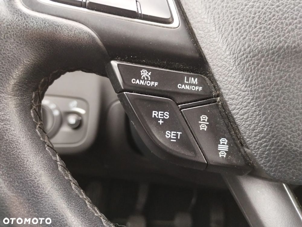 Ford C-MAX 2.0 TDCi Start-Stop-System Titanium - 23