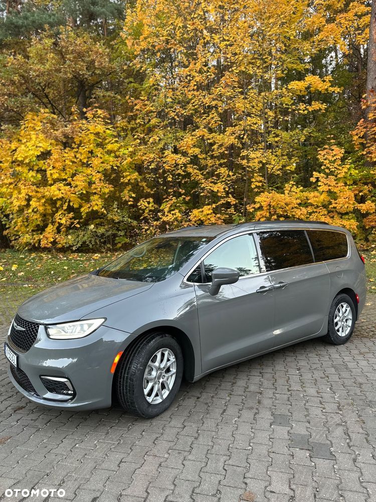 Chrysler Pacifica 2022 photo 2