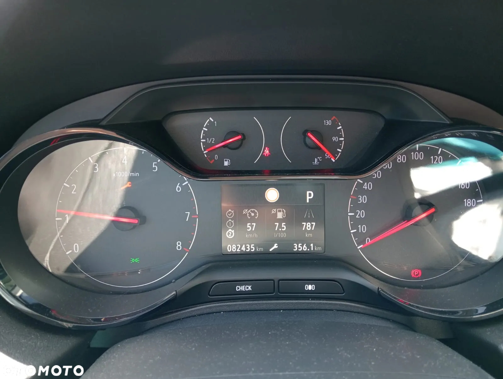 Opel Grandland X 1.2 T GPF Design Line S&S - 38