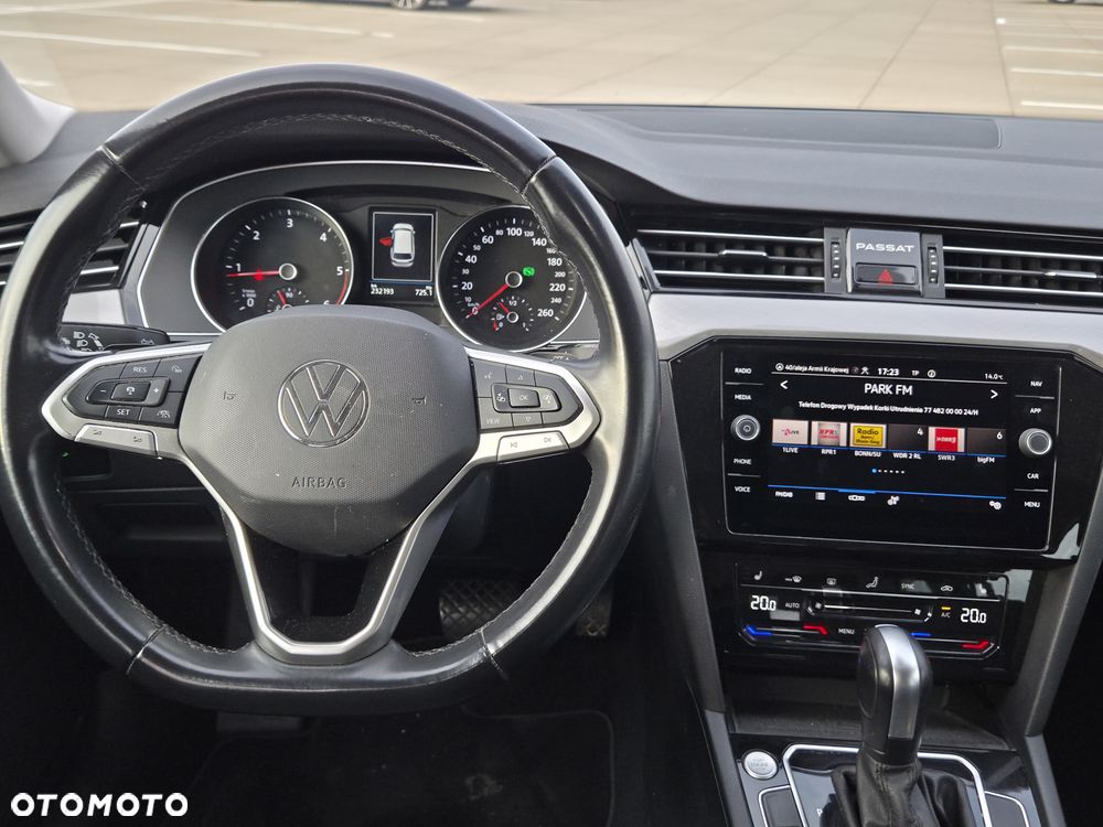 Volkswagen Passat - 11