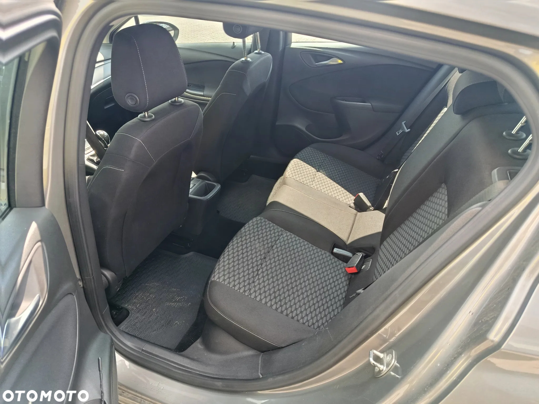 Opel Astra IV 1.6 CDTI Enjoy - 10
