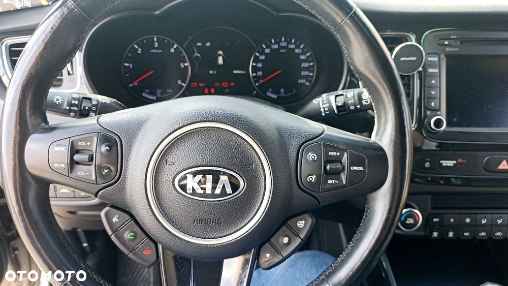 Kia Carens - 6