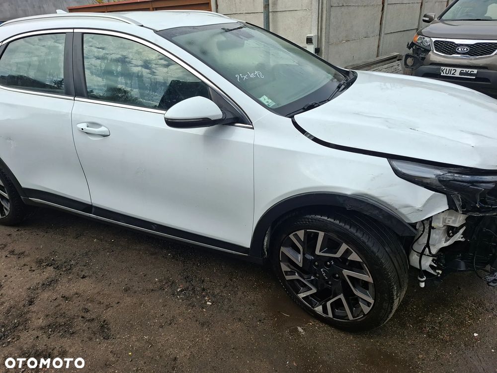 Kia XCeed 1.6 CRDi (48V Mild-Hybrid) DCT7 PLATINUM - 3