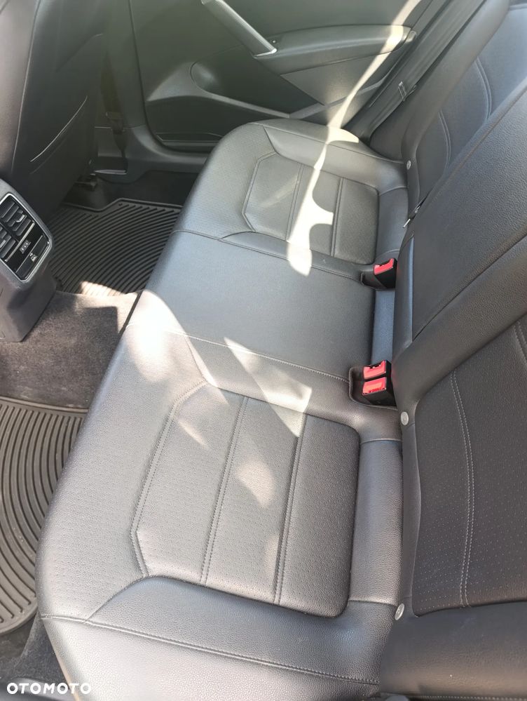 Volkswagen Passat 1.8 TSI BMT Highline DSG - 25