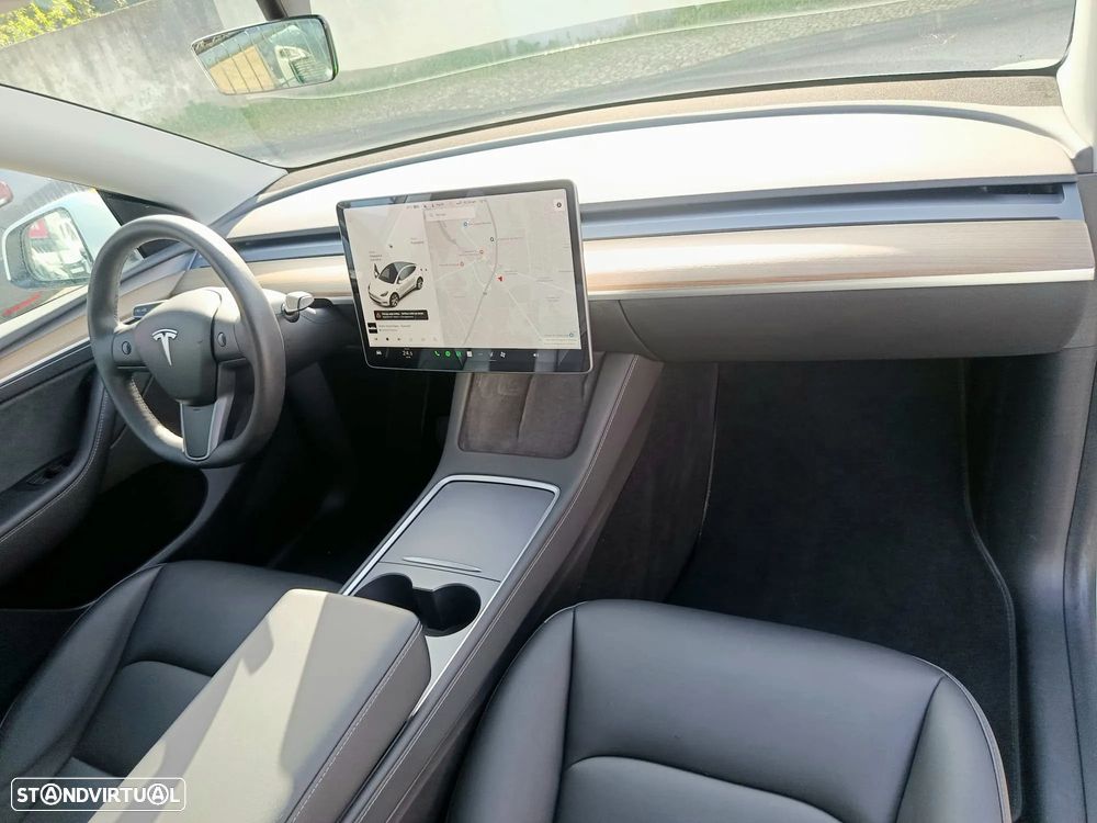 Tesla Model Y Long Range Dual Motor AWD - 8