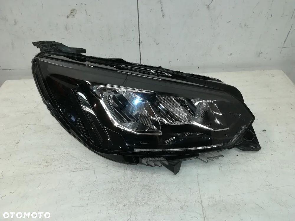 Peugeot 208 2008 II full led lampa prawa przednia przód